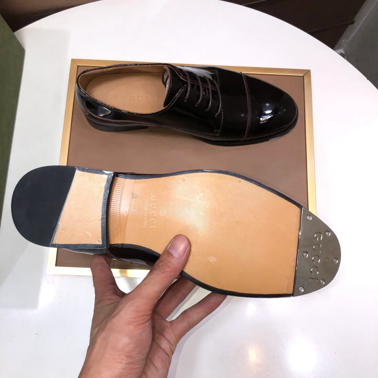 Men's shoes 💰660💰 Brand: GUCCI (Gucci) Standard code: Men's size 38/44 (45/46 can be customized) Grade: Same as the official website Original quality Material: Original cowhide Water-dyed cowhide lining Original rubber outsole Style category: Men's fashionable casual leather shoes Distinguished big-name luxury elements top luxury Color: Actual picture